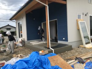 ウッドデッキとテラスの土間